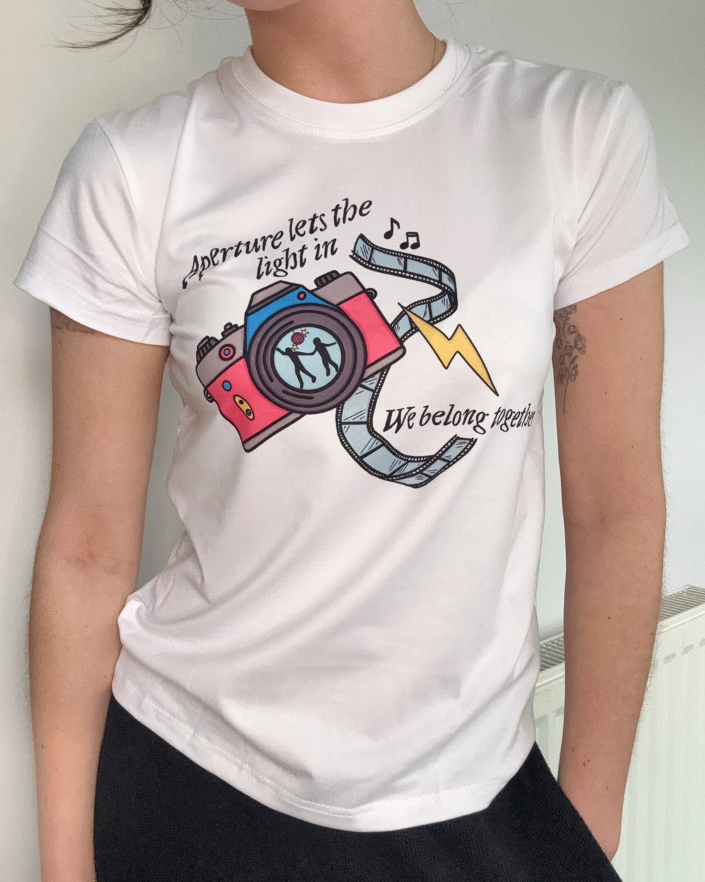 Aperture graphic tee