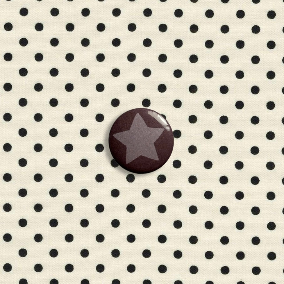 Burgundy star small badge