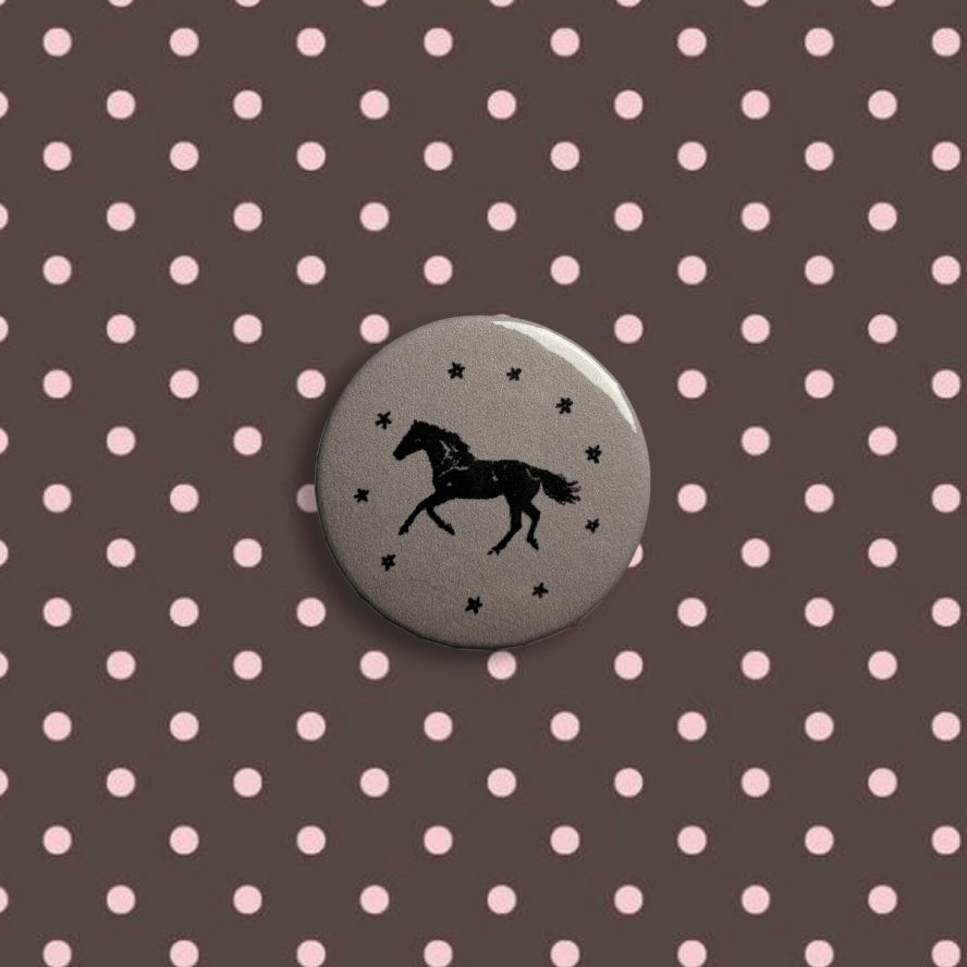 Horse medium badge